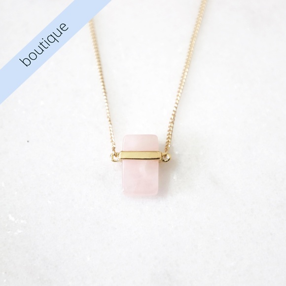 Jewelry - ✨ JUST 1 LEFT!✨ Rose Quartz Pendant Necklace